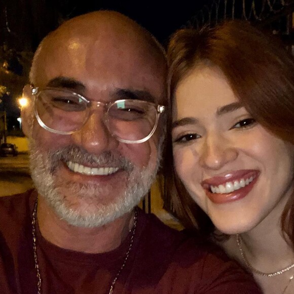 Pai de Ana Clara Lima e a apresentadora foram confinados juntos no 'BBB 18', e ambos mantém uma relação de carinho nas redes sociais