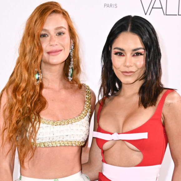 Marina Ruy Barbosa posou com Vanessa Hudgens em desfile na Paris Fashion Week