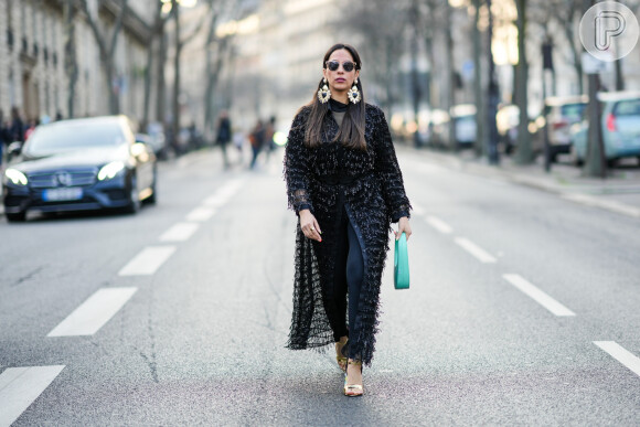 Vestido com calça: tendência polêmica e exótica é destaque na Semana de Moda de Paris