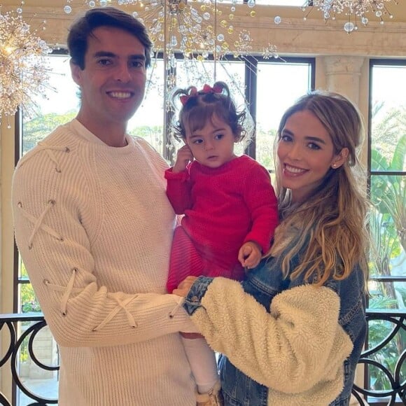 O ex-jogador Kaká e a mulher, Carol Dias, são pais de Esther