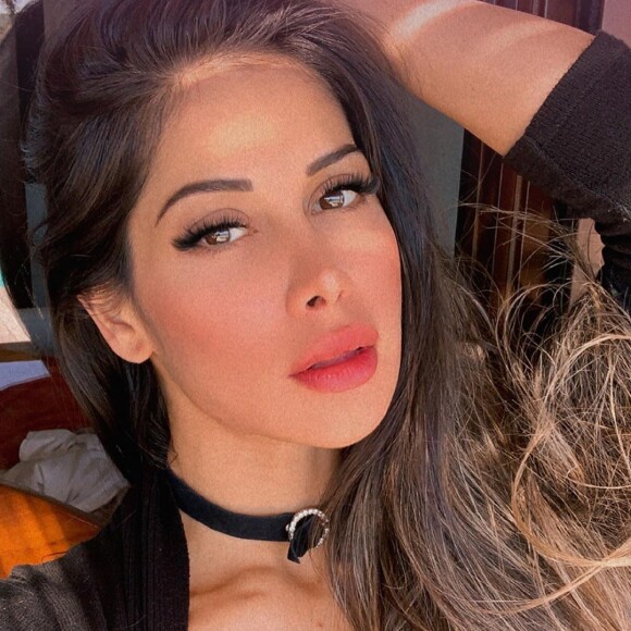 Maira Cardi tem defendido Arthur Aguiar de todos os ataques sofridos pelo artista na web