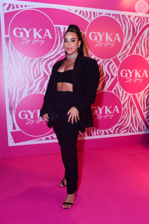Ex-BBB Elana Valenaria curtiu a festa de lançamento da marca de roupas de Gkay