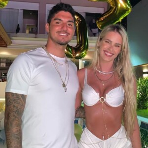 Yasmin Brunet e Gabriel Medina se evitam após fim de casamento e modelo questiona depressão do surfista