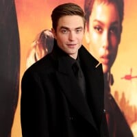 Robert Pattinson promete fazer filme adulto caso 'The Batman' seja um sucesso: 'Celebratório'