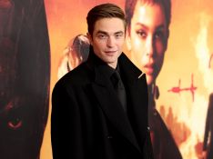 Robert Pattinson promete fazer filme adulto caso &#039;The Batman&#039; seja um sucesso: &#039;Celebratório&#039;
