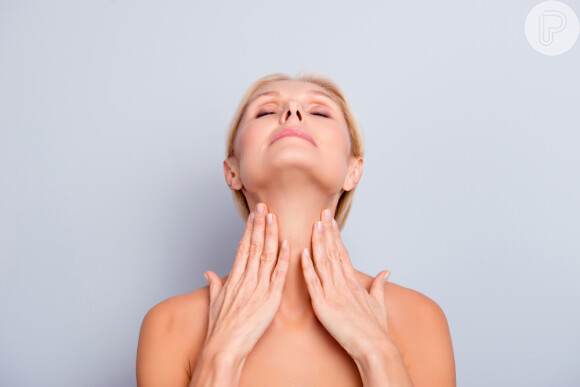 Com o passar dos anos, é comum perder volume e elasticidade na região do rosto e pescoço, indica especialista