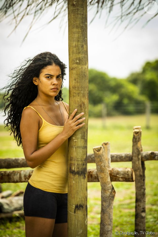 Muda (Bella Campos) parte rumo ao Pantanal em busca de vingança, na novela 'Pantanal', mas que vai estabelecer forte relação com Juma (Alanis Guillen), filha do homem que matou seu pai