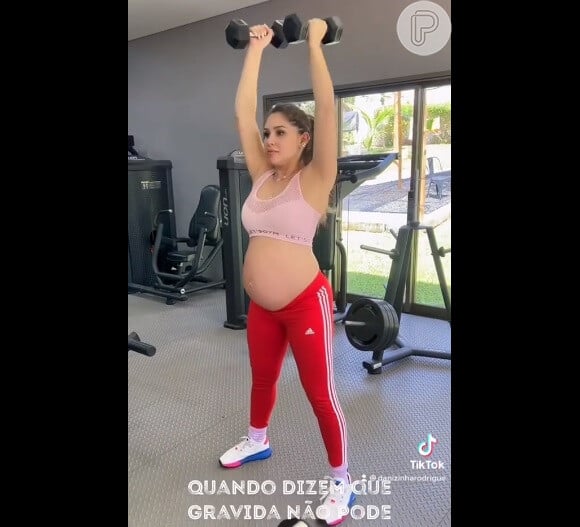 Camila Ângelo recebeu um elogio da personal por foco no treino mesmo grávida