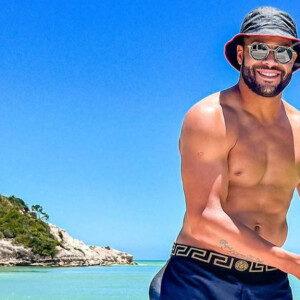 Nas redes sociais, Hulk não economiza nas declarações à Camila Ângelo