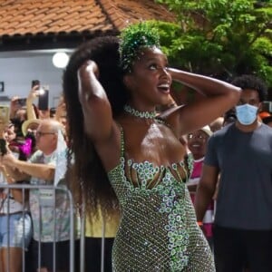 IZA volta a comandar a bateria da Imperatriz Leopoldinense no carnaval 2022