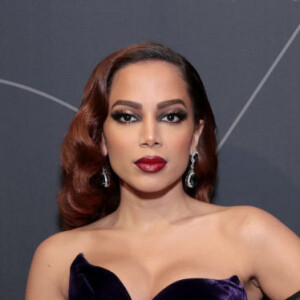 Anitta agradeceu aos fãs brasileiros por terem levado o sucesso em espanhol à posição número 1