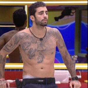 'BBB 22': Pedro Scooby refutou Arthur Aguiar ao ouvir que teria colocado o ator no paredão ao desistir da lidença