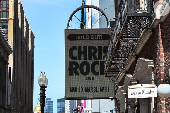 Chris Rock apresentou um espetáculo de stand-up em um teatro de Boston para uma plateia com ingressos esgotados nesta quarta-feira (30)