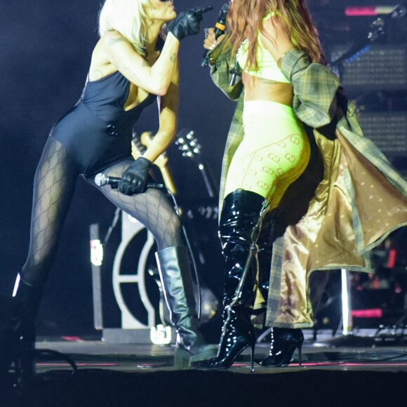 Anitta ganhou ainda maior notoriedade após cantar com Miley Cyrus no Lollapalooza e alcançar o Top #1 do Spotify