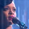 Rihanna canta 'Diamonds' no programa 'The X Factor' - edição Reino Unido -, no domingo (25), em novembro de 2012
