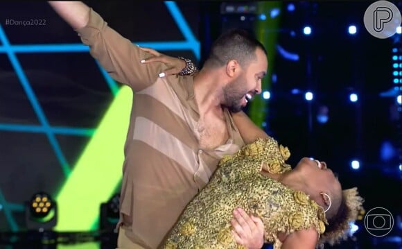 Gil do Vigor se apresentou no 'Dança dos Famosos' com Mayara Rosa