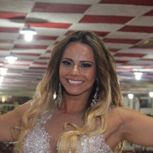 Viviane Araújo está tomando cuidados especiais para desfilar neste ano