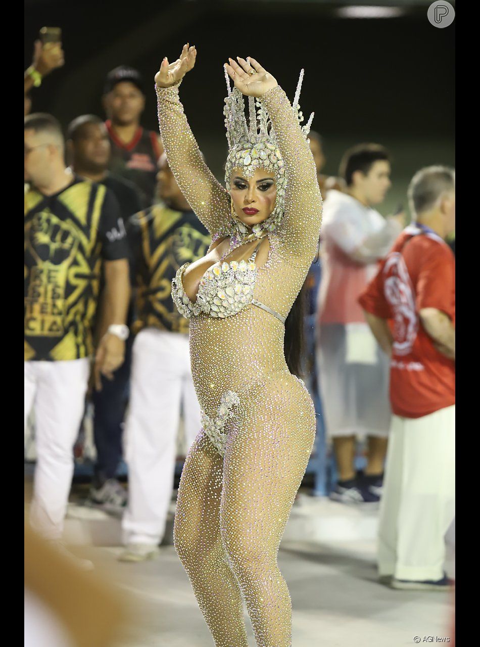 Filho de Viviane Araújo se chamará Joaquim