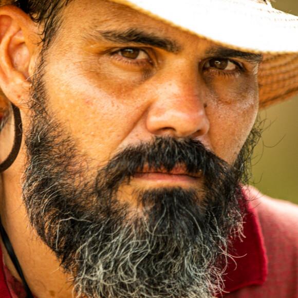 Alcides (Juliano Cazarré) não deve ser castrado no fim da novela 'Pantanal'