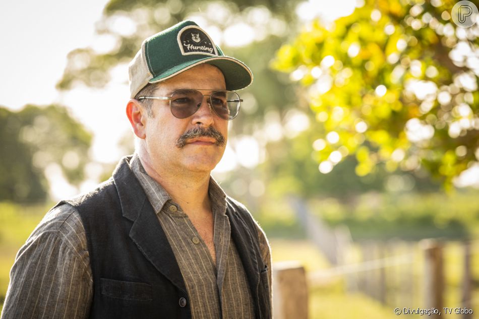 No remake da novela 'Pantanal', Tenório (Murilo Benício) esconde da família que tem uma segunda mulher e mais 3 filhos