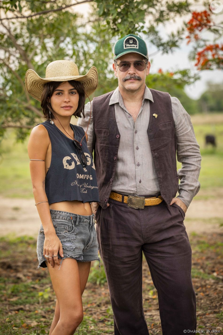 Na novela 'Pantanal', Tenório (Murilo Benício) manda a filha, Guta (Julia Dalavia), se dar ao respeito quando ela admite sexo com Jove (Jesuíta Barbosa)
