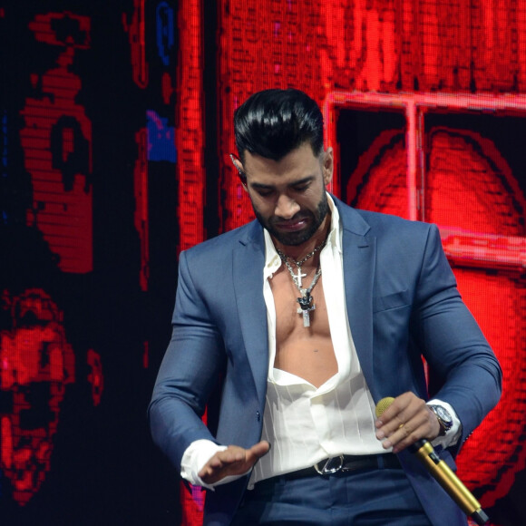 Gusttavo Lima passou por várias mudanças na aparência ao longo da carreira; a mais notável foi no corpo