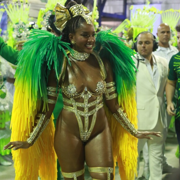 Iza arrasou como Rainha de Bateria da Imperatriz Leopoldinense