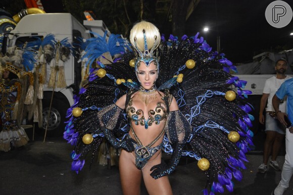 Gabi Martins fez sua estreia como musa da Unidos de Vila Isabel no carnaval 2022