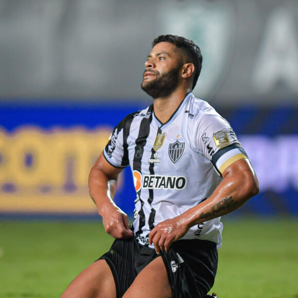 Sem citar nomes, Hulk rebateu a fala de Gabigol