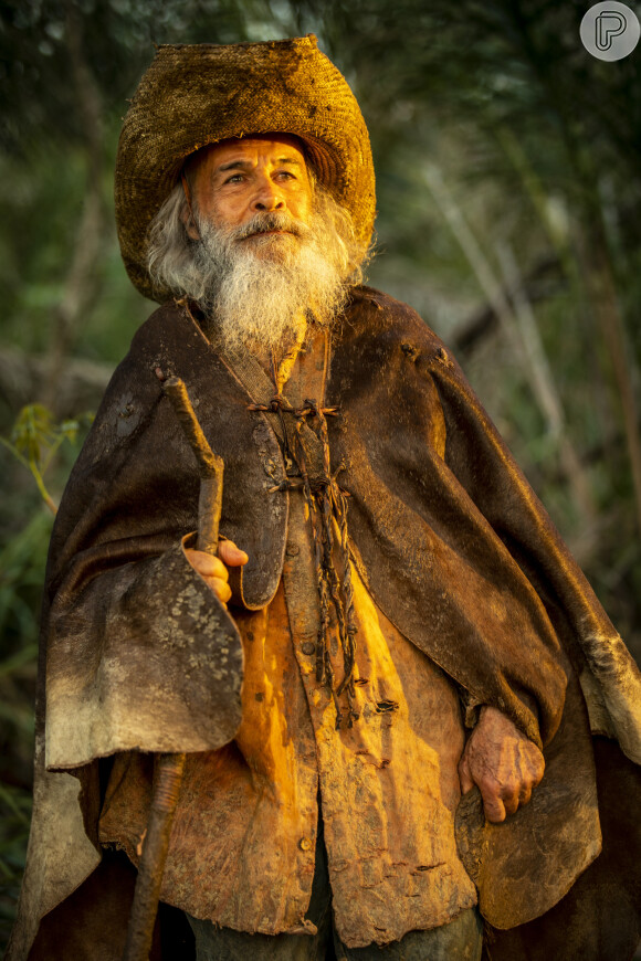 Trindade (Gabriel Sater) fala que o Velho do Rio (Osmar Prado) pode ser seu pai no capítulo de sábado, 14 de maio de 2022 da novela 'Pantanal'