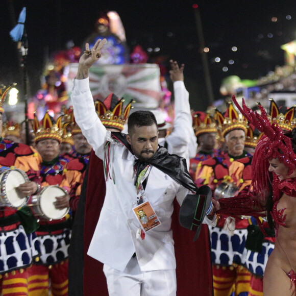 Paolla Oliveira usará mesma fantasia que usou no desfile da Grande Rio no Desfile das Campeãs