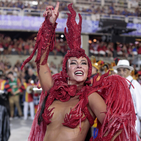 Paolla Oliveira usará fantasia de tule sem tapa-sexo em Desfile das Campeãs