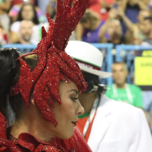 Paolla Oliveira vestiu versão feminina de Exu como fantasia para o Carnaval de 2022