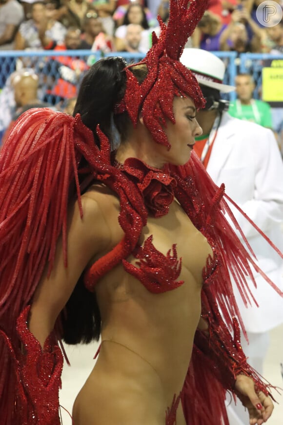 Paolla Oliveira vestiu versão feminina de Exu como fantasia para o Carnaval de 2022
