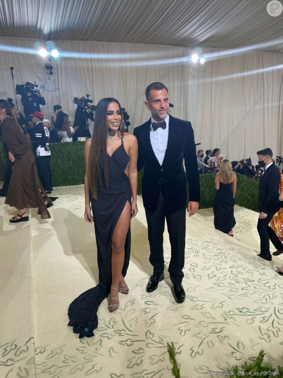 Em 2021, Anitta compareceu ao Met Gala a convite do empresário brasileiro do setor de calçados Alexandre Birman