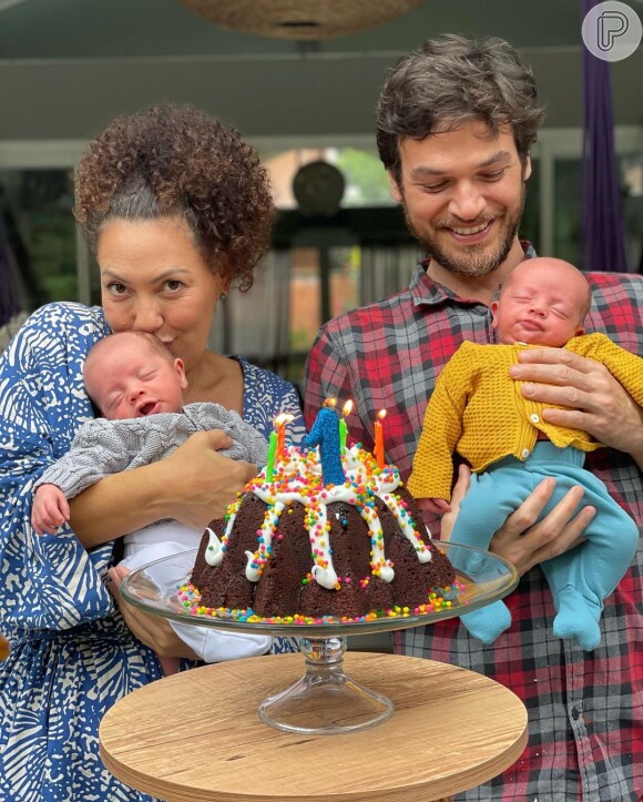 Fabíula Nascimento irá comemorar o Dia das Mães ao lado dos recém-nascidos Roque e Raul, seus filhos com Emílio Dantas