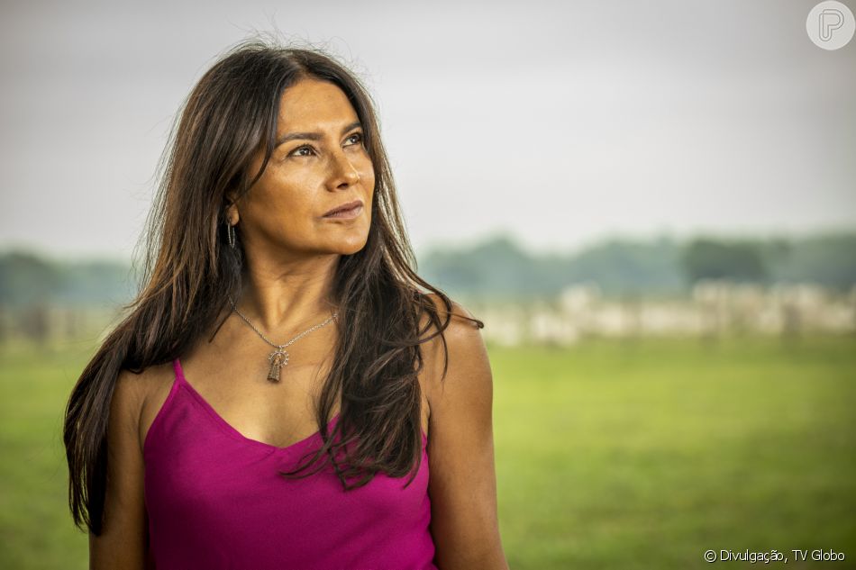 Filó (Dira Paes) não se conforma com a morte de Quim (Chico Teixeira) no capítulo de terça-feira 17 de maio de 2022 da novela 'Pantanal'