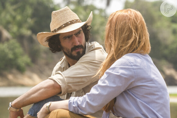 Irma (Camila Morgado) mentiu para a família, viajou para o Pantanal e fez sexo com José Leôncio (Marcos Palmeira) na novela 'Pantanal'