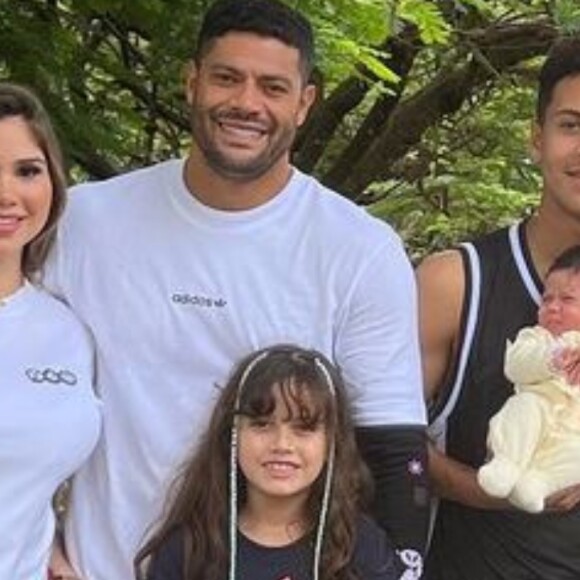 Hulk abre álbum de fotos com a família