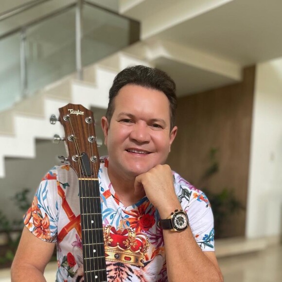 Ximbinha não paga a pensão alimentícia para a filha, Yasmin Mendes, há anos. As informações são do colunista Leo Dias, do Metrópoles