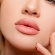   BB Lips promove um leve preenchimento, melhora da circulação labial devolvendo os nutrientes necessários para ter lábios saudáveis  