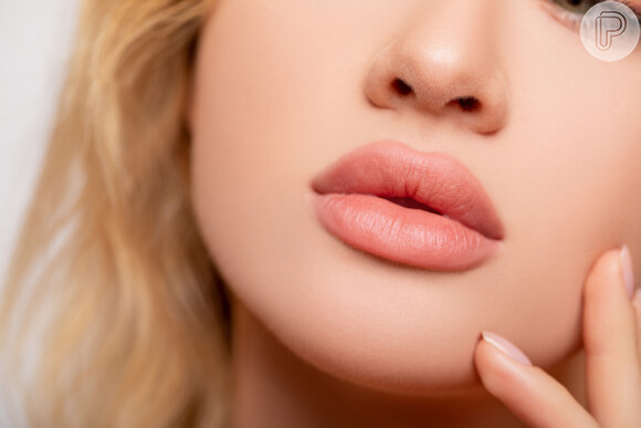 BB Lips promove um leve preenchimento, melhora da circulação labial devolvendo os nutrientes necessários para ter lábios saudáveis