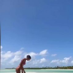 De biquíni, Sasha Meneghel treina e exibe corpo em Maldivas
