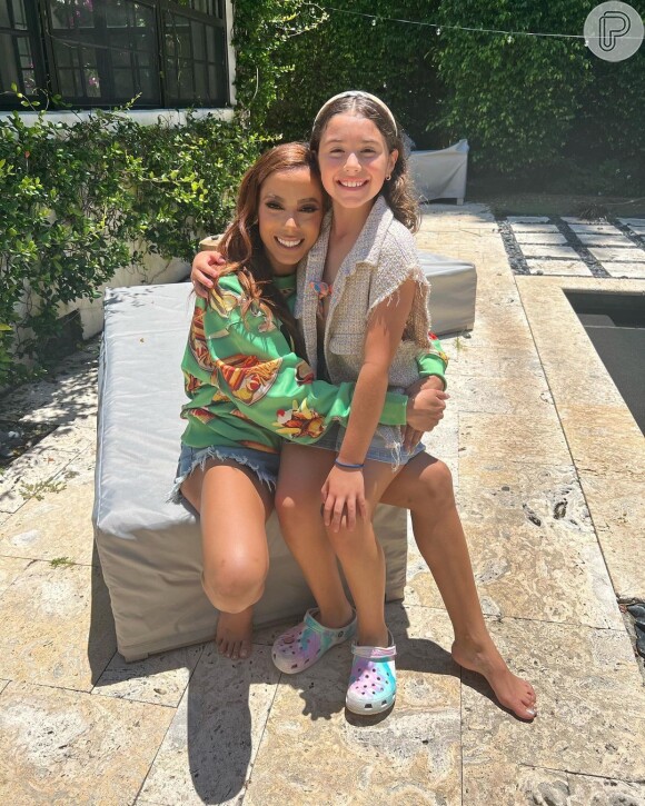 Filha de James Rodríguez publicou uma foto ao lado de Anitta nas redes sociais
