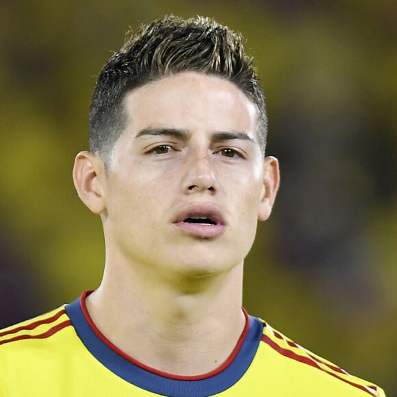 James Rodríguez é um craque colombiano que atualmente joga pelo Al-Rayyan