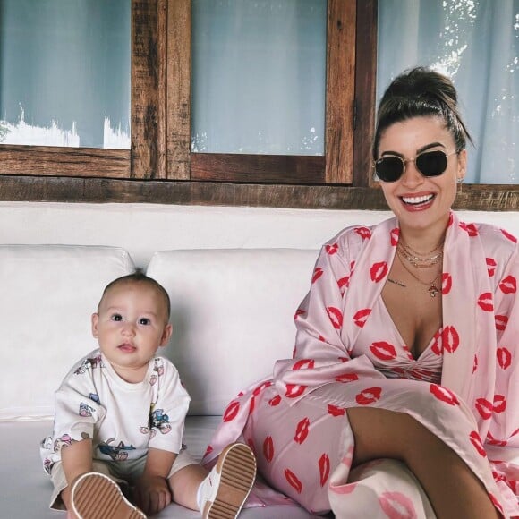 Bianca Andrade programa momentos para exibir o seu filho nos Stories do Instagram
