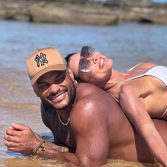 Tony Salles e Scheila Carvalho estão 'treinando' para ter o segundo filho