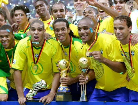 Brasil venceu a Argentina, de 4 a 1, na final da Copa das Confederações na Alemanhã, em junho de 2005