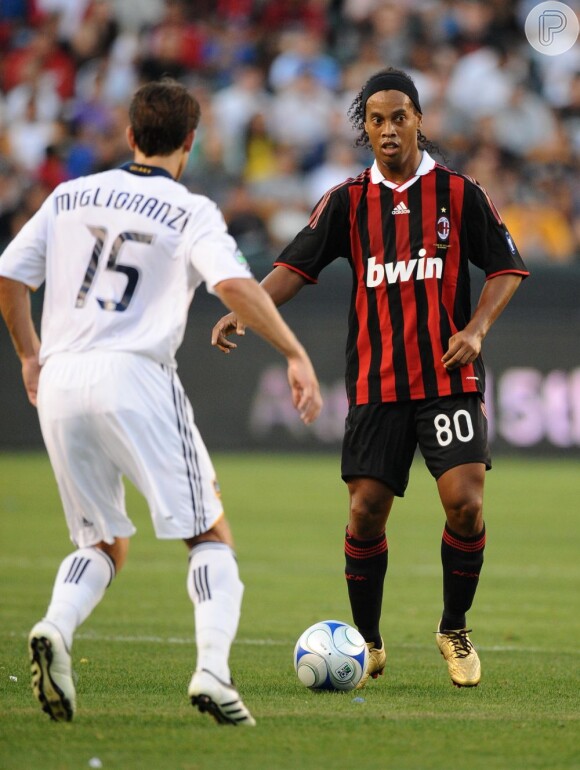 Em 2008, o ídolo foi para o Milan e jogou pelo clube até 2010