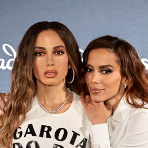 Anitta contou que momentos antes de lançar sua estátua de cera em NY, recebeu uma notícia que a abalou